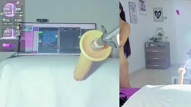 Snapshot of sofi_velez chatting on February 2026 05:42:02 PM sofi velez online show from February 2026 05:42:02 PM