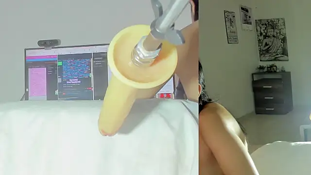 Snapshot of sofi_velez chatting on June 2026 05:28:02 PM sofi velez online show from June 2026 05:28:02 PM