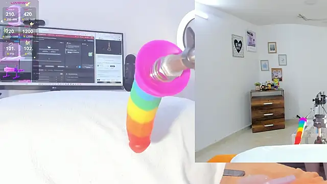 sofi velez online show from October 2025 05:25:01 PM