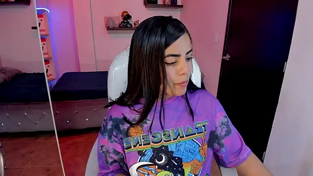 Snapshot of Catalinaa_martinez chatting on February 2025 08:38:02 PM Catalinaa martinez online show from February 2025 08:38:02 PM