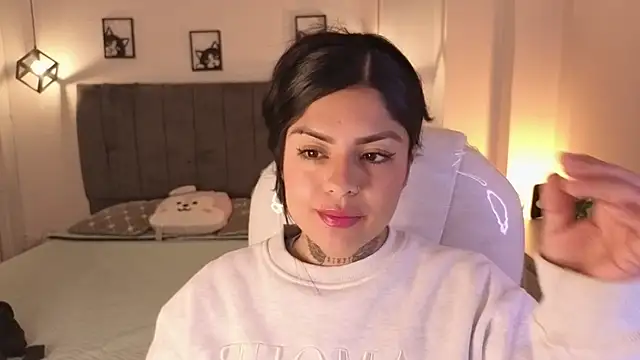 Snapshot of Catalinaa_martinez chatting on October 2025 03:19:01 AM Catalinaa martinez online show from October 2025 03:19:01 AM