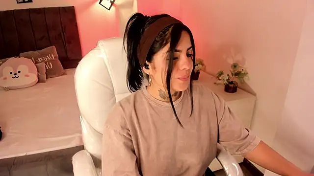 Snapshot of Catalinaa_martinez chatting on October 2025 03:11:02 AM Catalinaa martinez online show from October 2025 03:11:02 AM