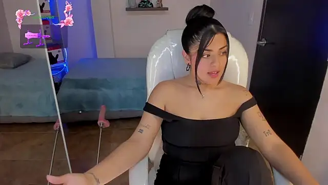 Snapshot of Catalinaa_martinez chatting on March 2025 12:42:02 AM Catalinaa martinez online show from March 2025 12:42:02 AM