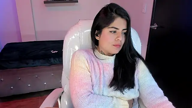 Snapshot of Catalinaa_martinez chatting on February 2025 09:15:02 PM Catalinaa martinez online show from February 2025 09:15:02 PM