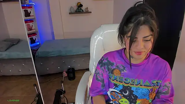 Snapshot of Catalinaa_martinez chatting on March 2025 08:08:01 PM Catalinaa martinez online show from March 2025 08:08:01 PM