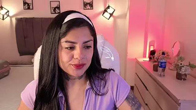 Snapshot of Catalinaa_martinez chatting on October 2025 03:40:02 AM Catalinaa martinez online show from October 2025 03:40:02 AM