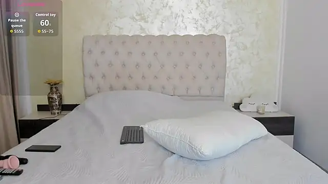 Snapshot of BiancaCruzzz chatting on October 2025 06:51:01 PM BiancaCruzzz online show from October 2025 06:51:01 PM