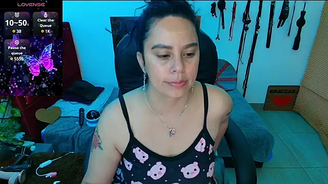 Snapshot of elektra_32 chatting on March 2025 01:23:02 PM elektra 32 online show from March 2025 01:23:02 PM