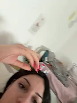 Prettylilgirll online show from May 2026 03:44:02 PM