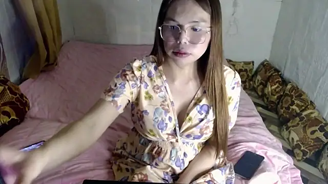 Snapshot of alondra_marie23 chatting on November 2025 10:48:01 AM alondra marie23 online show from November 2025 10:48:01 AM