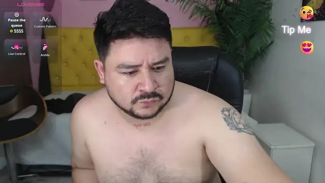 Snapshot of oso_dirty_ chatting on February 2025 05:38:02 PM oso dirty online show from February 2025 05:38:02 PM