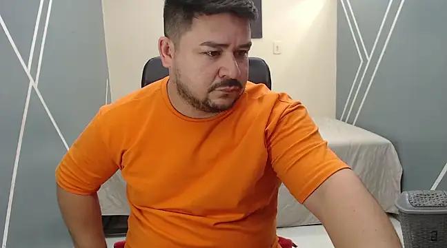 Snapshot of oso_dirty_ chatting on February 2025 05:37:02 PM oso dirty online show from February 2025 05:37:02 PM