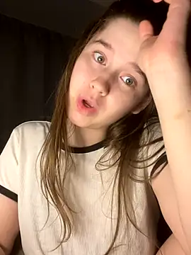 Snapshot of HornyGirlH chatting on November 2025 01:54:01 AM HornyGirlH online show from November 2025 01:54:01 AM