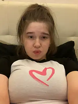 Snapshot of HornyGirlH chatting on February 2025 03:47:02 AM HornyGirlH online show from February 2025 03:47:02 AM