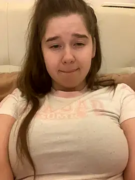 Snapshot of HornyGirlH chatting on October 2025 10:22:01 PM HornyGirlH online show from October 2025 10:22:01 PM