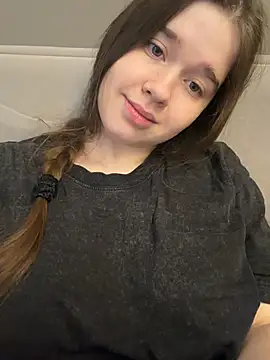 Snapshot of HornyGirlH chatting on June 2026 09:04:02 AM HornyGirlH online show from June 2026 09:04:02 AM