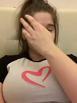 Snapshot of HornyGirlH chatting on February 2025 02:18:01 AM HornyGirlH online show from February 2025 02:18:01 AM