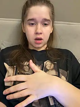 HornyGirlH online show from March 2026 10:00:02 PM