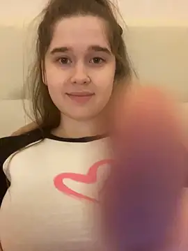 Snapshot of HornyGirlH chatting on October 2025 11:24:02 PM HornyGirlH online show from October 2025 11:24:02 PM