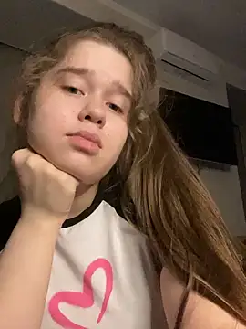 Snapshot of HornyGirlH chatting on March 2025 01:38:02 AM HornyGirlH online show from March 2025 01:38:02 AM