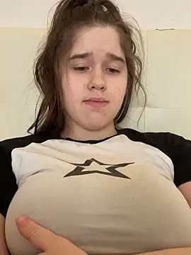 Snapshot of HornyGirlH chatting on February 2025 06:12:01 AM HornyGirlH online show from February 2025 06:12:01 AM