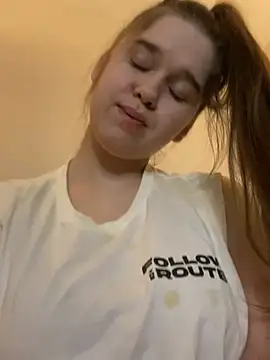 Snapshot of HornyGirlH chatting on March 2025 01:11:01 AM HornyGirlH online show from March 2025 01:11:01 AM