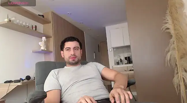 Snapshot of bradley_muscle chatting on February 2025 01:42:02 PM bradley muscle online show from February 2025 01:42:02 PM