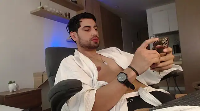 Snapshot of bradley_muscle chatting on February 2025 11:04:01 PM bradley muscle online show from February 2025 11:04:01 PM