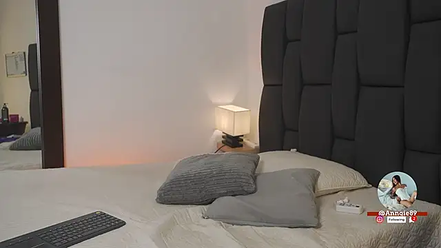 MelisaLopez  online show from January 2026 12:31:01 PM