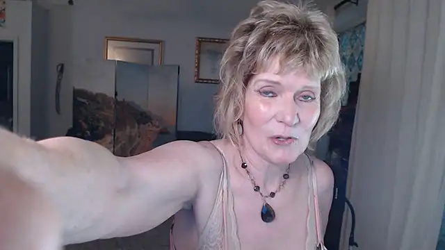 SindeeDix online show from May 2026 12:22:02 PM