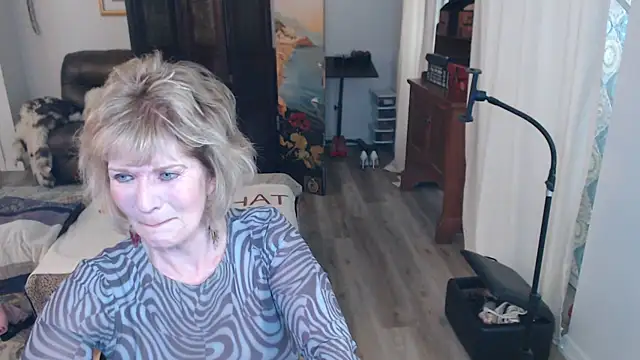 SindeeDix online show from May 2026 02:09:01 PM