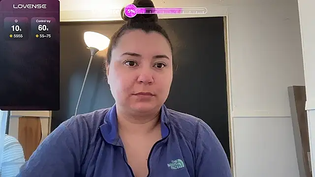 ariahastings942 online show from April 2026 12:29:01 PM