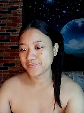 Snapshot of Urchanel chatting on May 2026 10:59:01 PM Urchanel online show from May 2026 10:59:01 PM