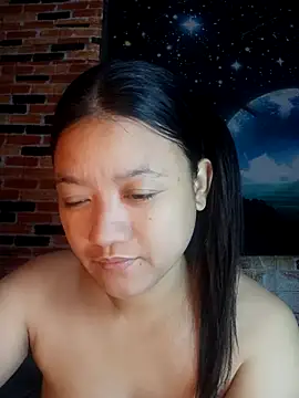 Urchanel online show from April 2026 11:00:01 PM