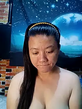 Snapshot of Urchanel chatting on March 2025 12:04:02 PM Urchanel online show from March 2025 12:04:02 PM