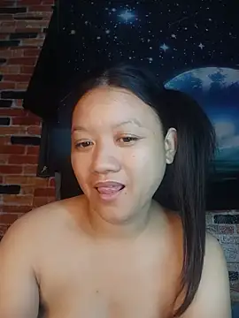 Snapshot of Urchanel chatting on May 2026 10:10:02 PM Urchanel online show from May 2026 10:10:02 PM