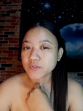 Urchanel online show from April 2026 11:09:02 PM