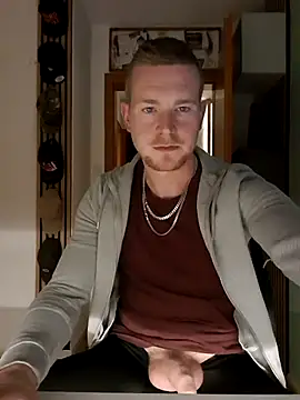 Playbunniboy online show from November 2025 06:08:01 PM