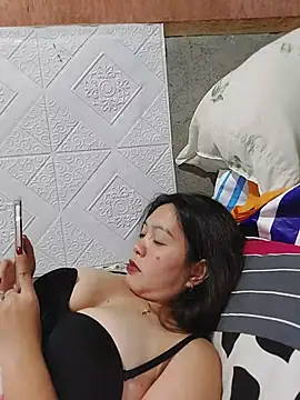 MissKitty31 online show from May 2026 01:40:01 PM