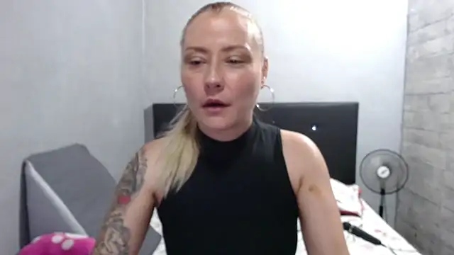 Snapshot of cataanderson_ chatting on July 2026 05:45:02 PM cataanderson online show from July 2026 05:45:02 PM