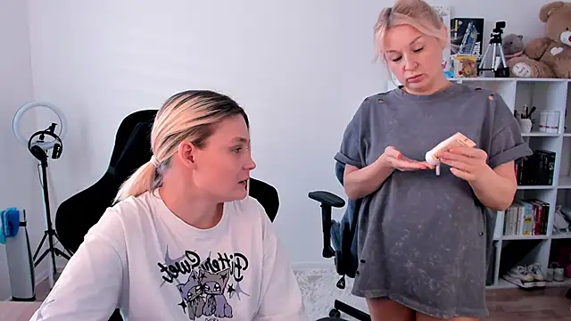 hotblonds online show from February 2026 11:50:02 AM