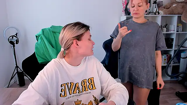 hotblonds online show from February 2026 11:51:02 AM