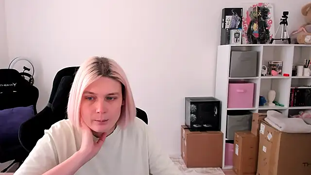 hotblonds online show from November 2025 11:03:01 AM