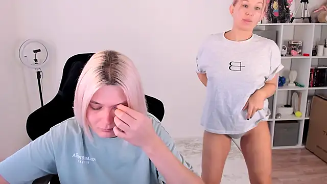 hotblonds online show from November 2025 11:03:01 AM