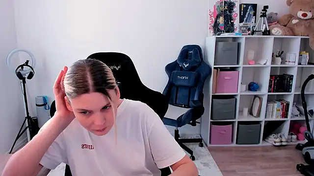 hotblonds online show from February 2026 11:18:02 AM