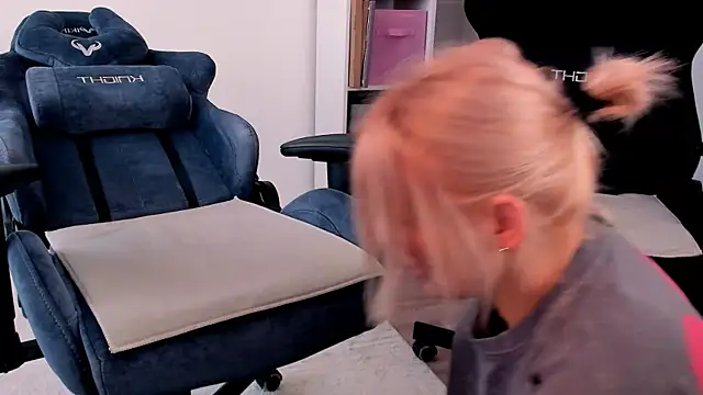 hotblonds online show from March 2026 11:43:01 AM