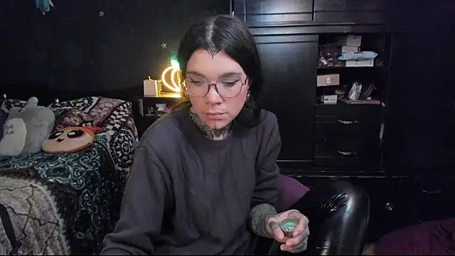 Snapshot of Lilmarieee chatting on February 2025 09:27:02 PM Lilmarieee online show from February 2025 09:27:02 PM