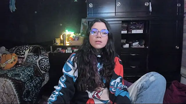 Snapshot of Lilmarieee chatting on February 2025 11:17:01 PM Lilmarieee online show from February 2025 11:17:01 PM