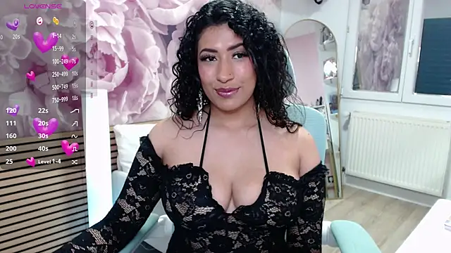 Snapshot of elettra_love chatting on October 2025 11:56:01 AM elettra love online show from October 2025 11:56:01 AM