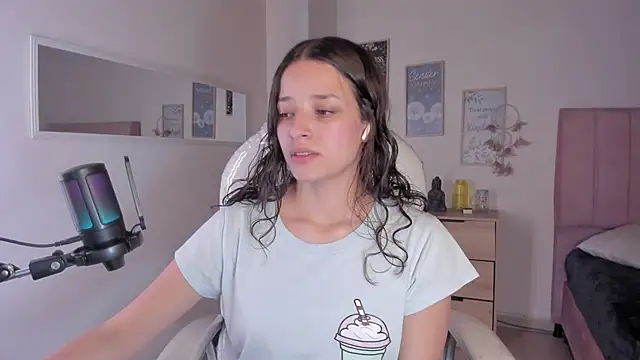 Amaia Daniells online show from September 2025 03:39:02 AM